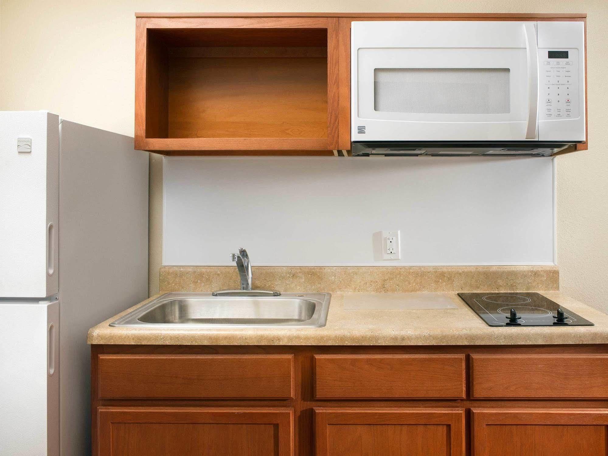 Woodspring Suites Akron Portage Lakes Экстерьер фото