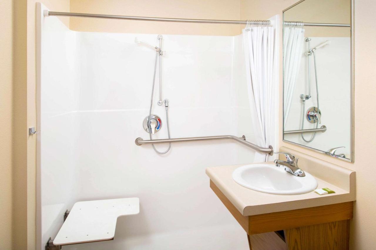 Woodspring Suites Akron Portage Lakes Экстерьер фото